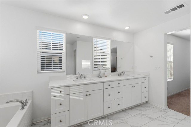 Detail Gallery Image 14 of 35 For 15185 Ridge, Fontana,  CA 92336 - 4 Beds | 3/1 Baths