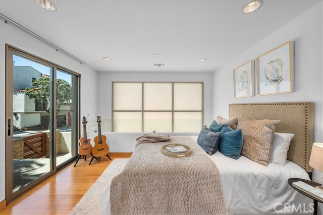 Detail Gallery Image 41 of 53 For 2301 Manhattan Ave, Manhattan Beach,  CA 90266 - 3 Beds | 2/1 Baths