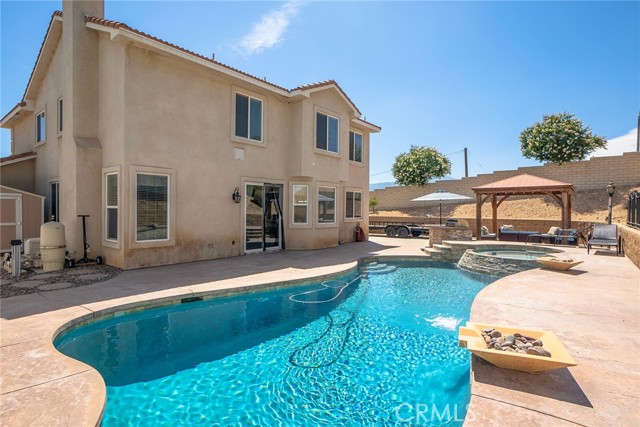 Detail Gallery Image 4 of 59 For 3296 Greystone Rd, San Bernardino,  CA 92407 - 6 Beds | 3 Baths