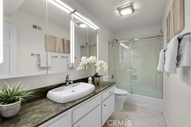 1140 Manhattan Beach Boulevard, Manhattan Beach, California 90266, 2 Bedrooms Bedrooms, ,2 BathroomsBathrooms,Residential,Sold,Manhattan Beach,SB23024904