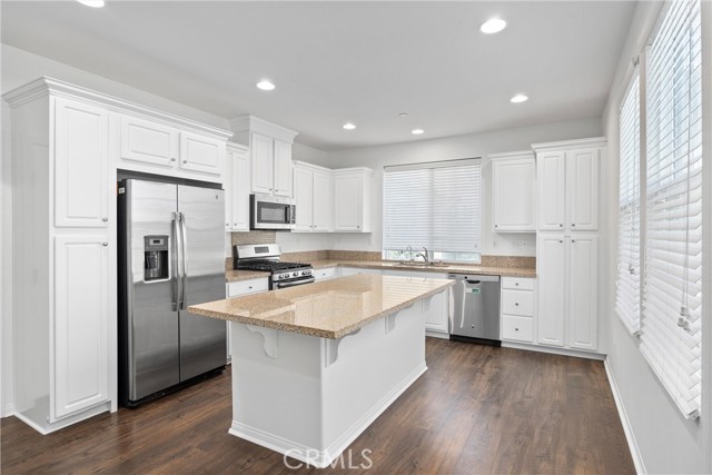 Detail Gallery Image 10 of 30 For 1878 Harvest Circle, Tustin,  CA 92780 - 3 Beds | 2/1 Baths