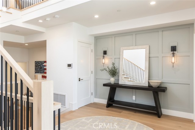 Detail Gallery Image 4 of 31 For 931 Duncan Ave, Manhattan Beach,  CA 90266 - 6 Beds | 5/2 Baths