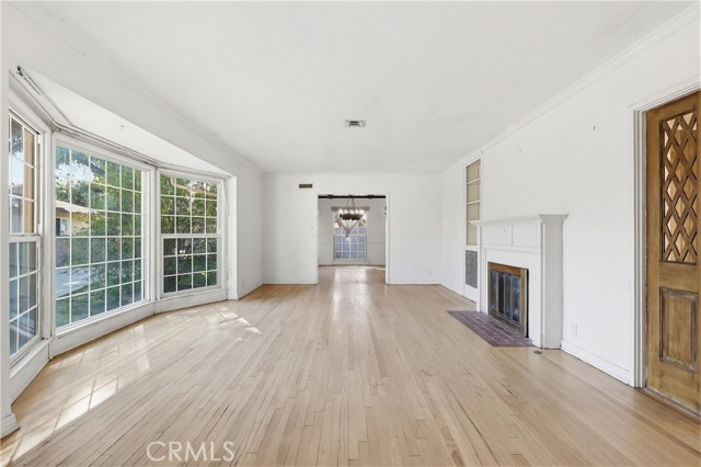 Detail Gallery Image 10 of 34 For 10314 Encino, Granada Hills,  CA 91344 - 4 Beds | 2 Baths