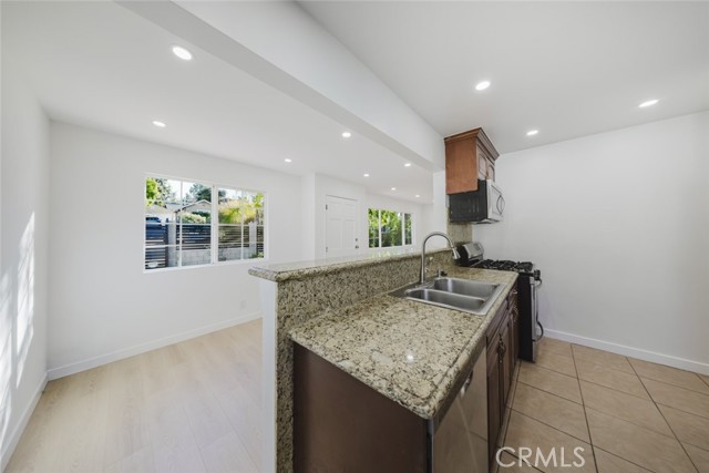 Detail Gallery Image 7 of 31 For 10431 Las Lunitas Ave, Tujunga,  CA 91042 - 3 Beds | 2 Baths