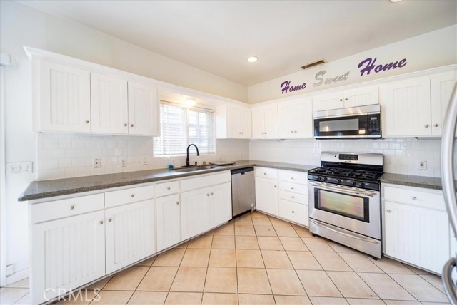 Detail Gallery Image 10 of 43 For 570 Emory, Imperial Beach,  CA 91932 - 3 Beds | 2/1 Baths