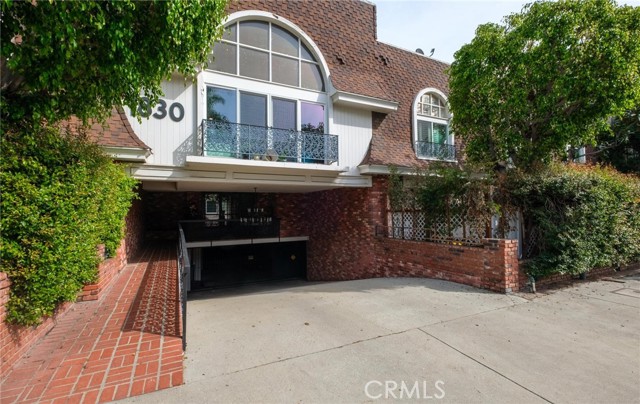Detail Gallery Image 2 of 46 For 1830 Kelton Ave #5,  Los Angeles,  CA 90025 - 3 Beds | 2/1 Baths