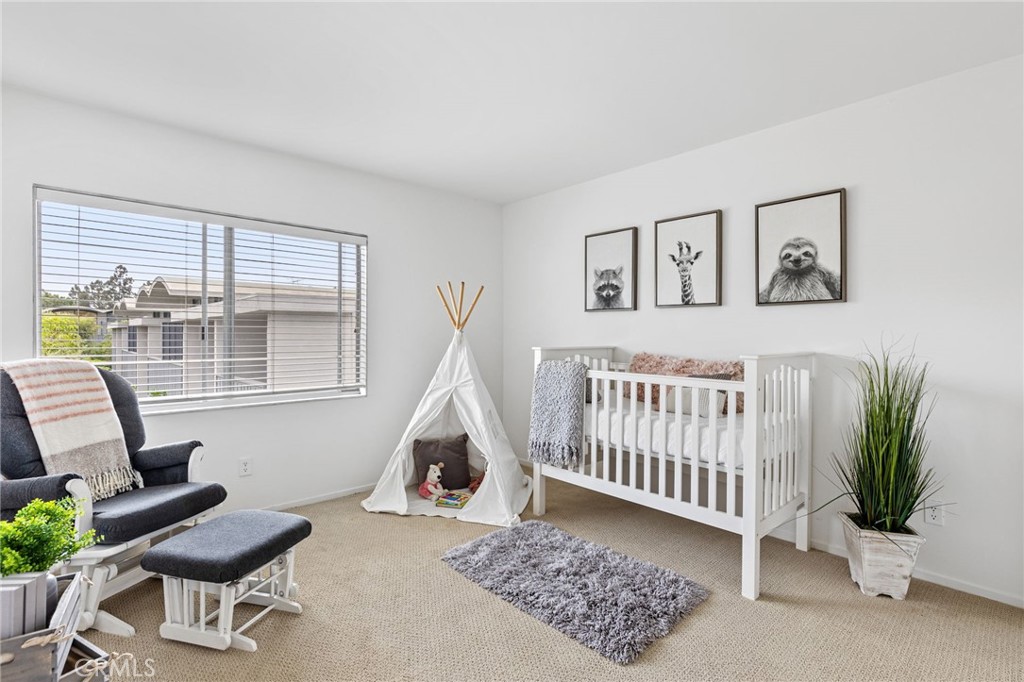 2nd bedroom