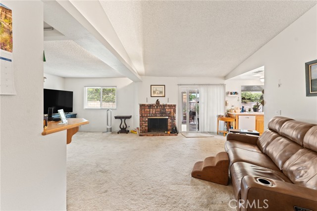 757 Yuma Court, San Dimas CA: https://media.crmls.org/medias/de4abe88-772b-452d-9ccc-2a57eae53b87.jpg