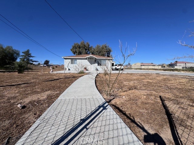 Detail Gallery Image 2 of 26 For 11918 Hemlock, Hesperia,  CA 92345 - 2 Beds | 1 Baths