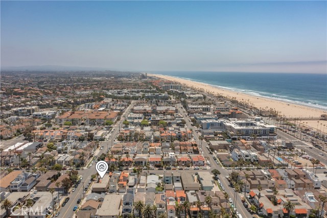 225 7th Street, Huntington Beach CA: https://media.crmls.org/medias/de4b15fc-0092-46d1-862d-a7a9718c24f1.jpg