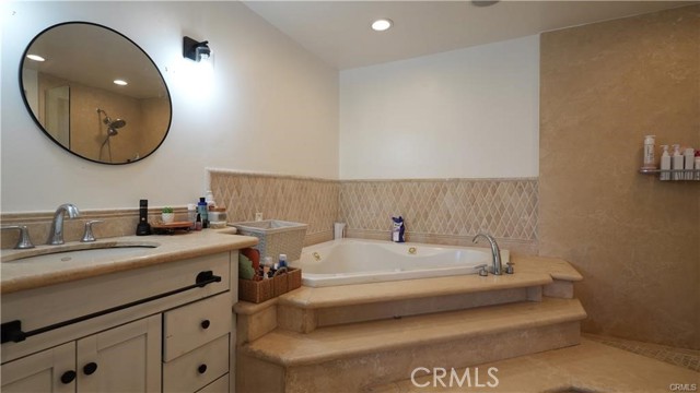 1537 Wildwood Drive, Eagle Rock CA: https://media.crmls.org/medias/de4b20f6-1215-4834-96e0-4b0c405f73d0.jpg