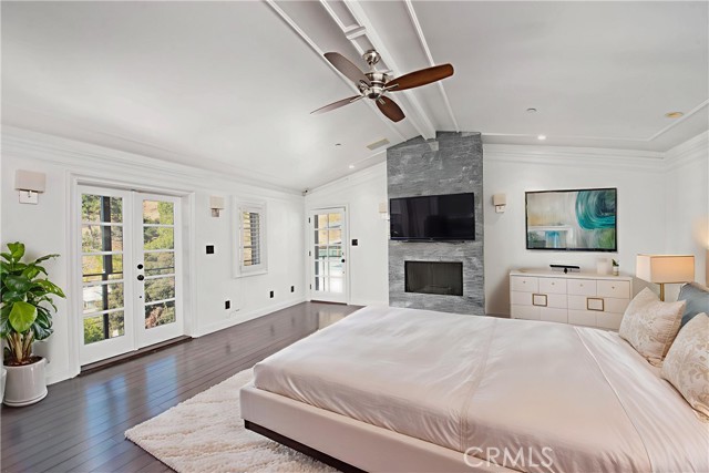 8655 Hillside Avenue, Los Angeles CA: https://media.crmls.org/medias/de4b98e0-31fe-40aa-93ce-62aad1a1fa48.jpg