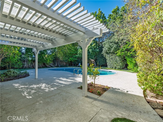 Detail Gallery Image 61 of 65 For 4539 Hayvenhurst, Encino,  CA 91436 - 3 Beds | 3 Baths