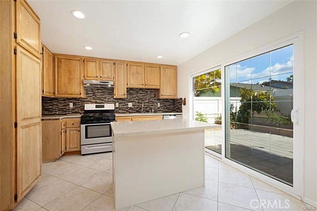 Detail Gallery Image 3 of 24 For 6812 Rocky Grove Ct #11,  Yorba Linda,  CA 92886 - 4 Beds | 2 Baths