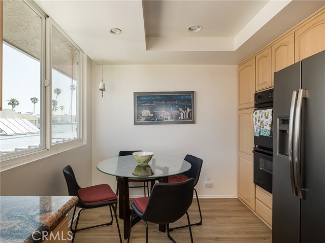 428 Esplanade, Redondo Beach, California 90277, 2 Bedrooms Bedrooms, ,1 BathroomBathrooms,Residential,Sold,Esplanade,SB23119318