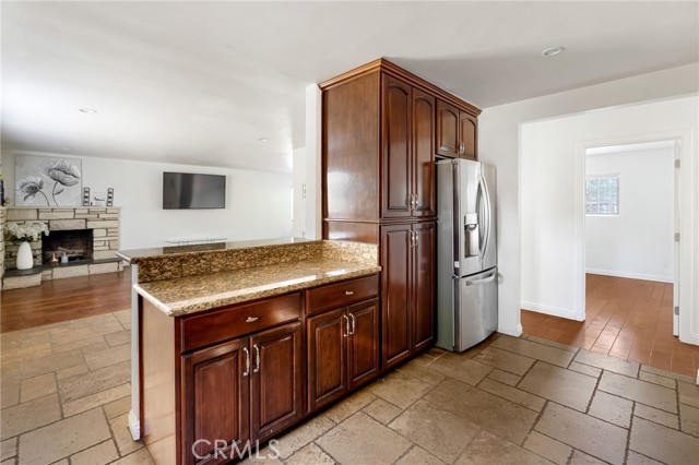 Detail Gallery Image 11 of 22 For 7044 White Oak, Van Nuys,  CA 91406 - 3 Beds | 2 Baths