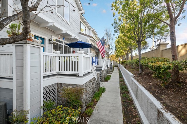 Detail Gallery Image 3 of 23 For 605 N Pageant #B,  Orange,  CA 92869 - 2 Beds | 2/1 Baths