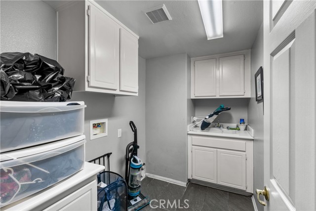 Detail Gallery Image 18 of 40 For 26426 Cardinal Dr, Canyon Country,  CA 91387 - 5 Beds | 4 Baths