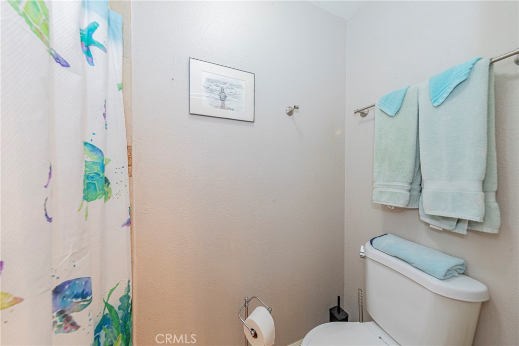 https://media.crmls.org/medias/de4f141a-3e9a-4d7a-b566-ceac6ebc8323.jpg?preset=X-Large