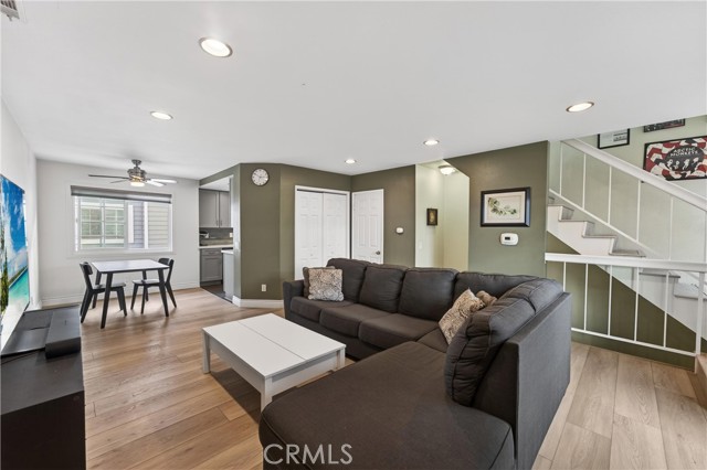 Detail Gallery Image 7 of 41 For 107 W Spring #C,  Long Beach,  CA 90806 - 2 Beds | 2/1 Baths