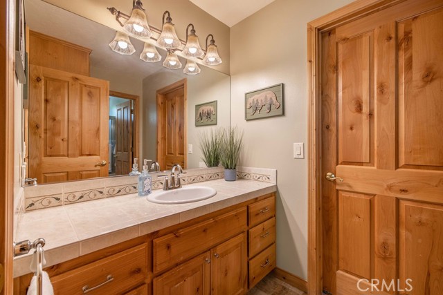 Detail Gallery Image 28 of 50 For 305 Starlight Cir, Big Bear Lake,  CA 92315 - 3 Beds | 2/1 Baths