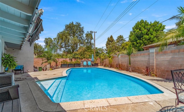 Detail Gallery Image 13 of 19 For 930 S Peregrine Pl, Anaheim,  CA 92806 - 4 Beds | 2/1 Baths