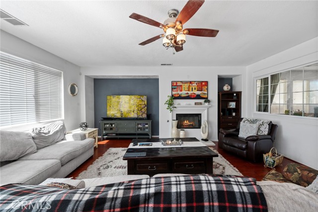 29268 Meandering Circle, Menifee CA: https://media.crmls.org/medias/de50472f-36e3-4219-a39b-7954f3e44d1f.jpg