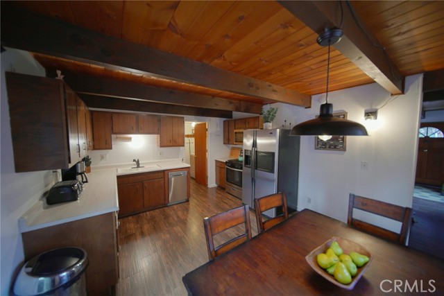 Detail Gallery Image 9 of 25 For 404 W Mojave Bld, Big Bear City,  CA 92314 - 3 Beds | 1/1 Baths