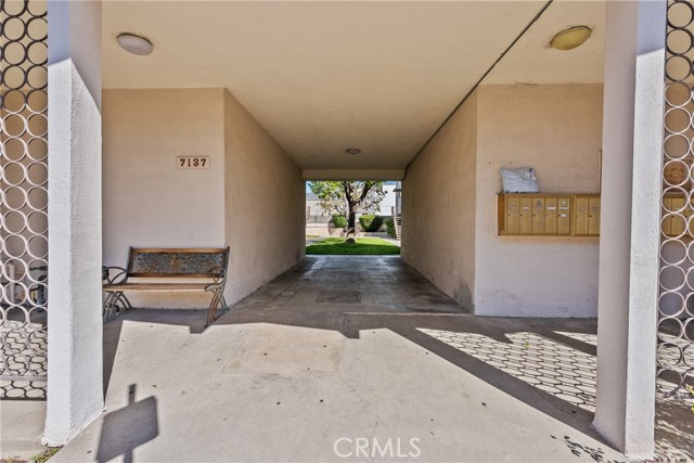 Detail Gallery Image 4 of 26 For 7137 Coldwater Canyon Ave #10,  North Hollywood,  CA 91605 - 2 Beds | 1 Baths