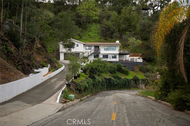 Detail Gallery Image 5 of 66 For 981 Glen Oaks, Pasadena,  CA 91105 - 3 Beds | 3 Baths