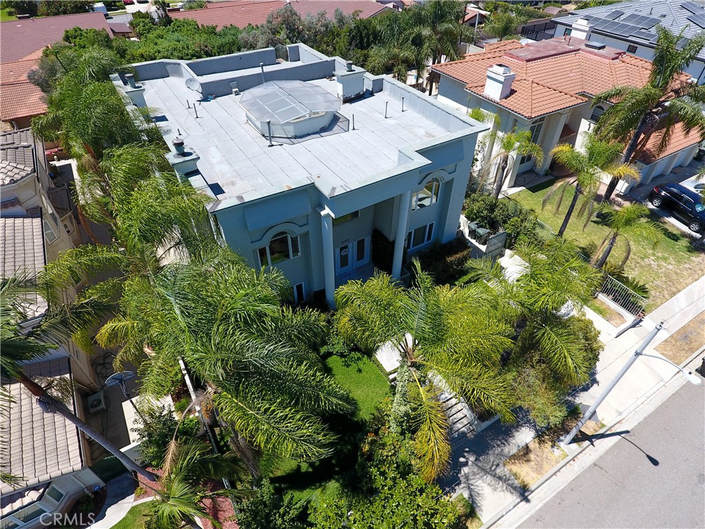 https://media.crmls.org/medias/de51679c-3c14-47dc-9b5b-5e9147993aec.jpg?preset=X-Large