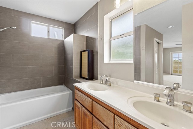 Detail Gallery Image 14 of 28 For 429 S Hill St, Orange,  CA 92869 - 3 Beds | 2/1 Baths