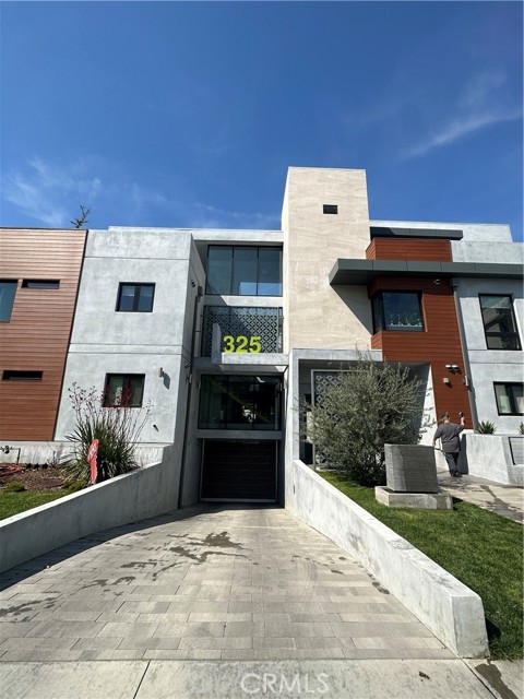 Detail Gallery Image 3 of 15 For 325 Myrtle Street 302b,  Glendale,  CA 91203 - 0 Beds | 1 Baths