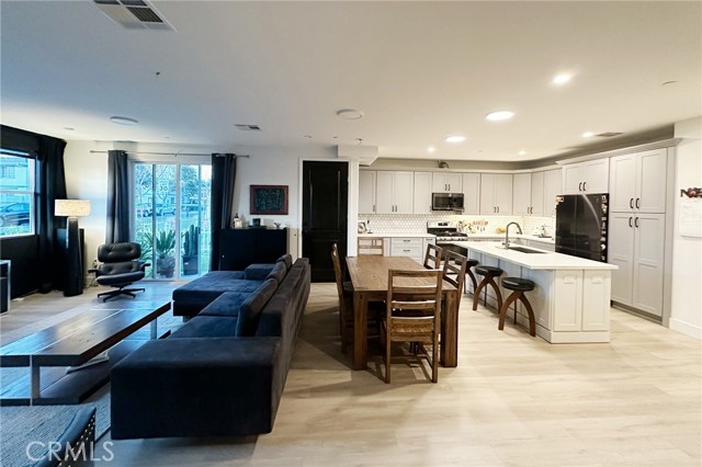 Detail Gallery Image 4 of 19 For 302 Cabrillo St, Costa Mesa,  CA 92627 - 4 Beds | 3 Baths