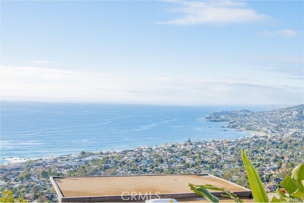 Detail Gallery Image 10 of 19 For 1083 Baja St, Laguna Beach,  CA 92651 - 5 Beds | 4 Baths