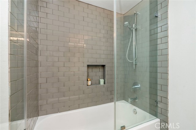 927 6th Street, Hermosa Beach CA: https://media.crmls.org/medias/de52dea4-3563-4417-8f12-27e8f22953dd.jpg