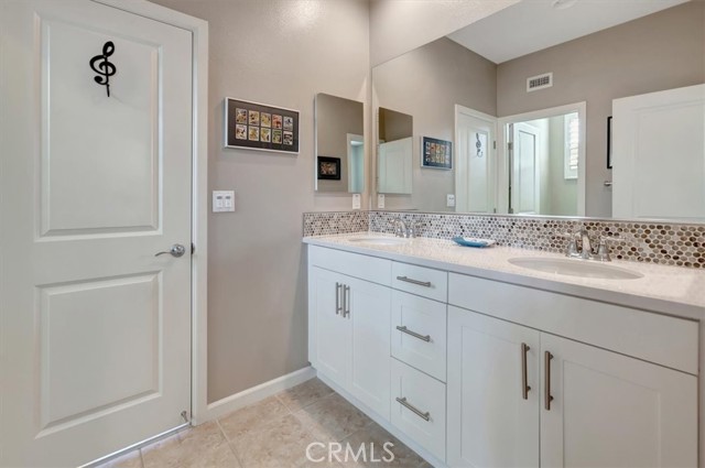 Detail Gallery Image 14 of 34 For 115 Primrose, Lake Forest,  CA 92610 - 4 Beds | 3/1 Baths