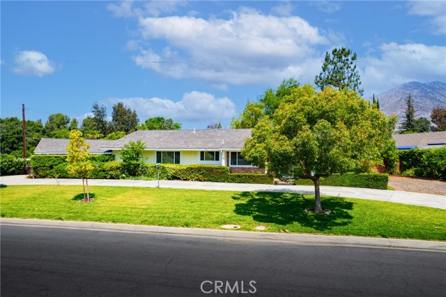 1521 Marendale Lane, Arcadia CA: https://media.crmls.org/medias/de53f1c9-6131-41c2-acc3-9cc11481ba6b.jpg