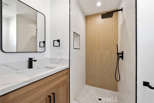 Detail Gallery Image 32 of 38 For 22306 Marlin Pl, Canoga Park,  CA 91303 - 4 Beds | 3 Baths