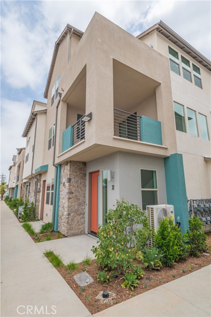 311 strike drive, Covina CA: https://media.crmls.org/medias/de558621-a02d-48a3-bea6-79c228093418.jpg