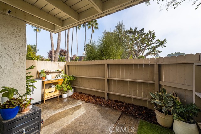 Detail Gallery Image 26 of 48 For 16745 Barefoot Cir, Huntington Beach,  CA 92649 - 3 Beds | 2/1 Baths