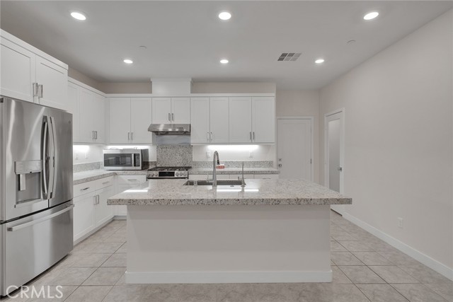 Detail Gallery Image 10 of 43 For 12128 Summer Ln, Whittier,  CA 90602 - 3 Beds | 3 Baths