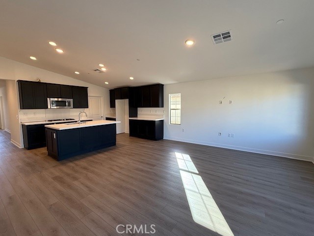 1524 Beacon Drive, Beaumont CA: https://media.crmls.org/medias/de574c25-c39d-46e7-b5ba-4c13eda8bd89.jpg