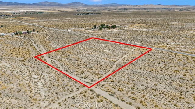 Detail Gallery Image 6 of 13 For 4501725 Crystal Creek, Lucerne Valley,  CA 92356 - – Beds | – Baths