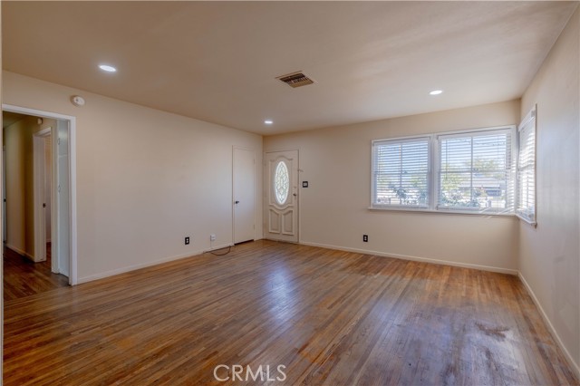 Detail Gallery Image 5 of 27 For 38725 Jacklin, Palmdale,  CA 93550 - 3 Beds | 2 Baths