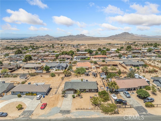 16986 Ouray Road, Apple Valley CA: https://media.crmls.org/medias/de584d08-5e5e-46e6-8962-7c2bc1d1abac.jpg