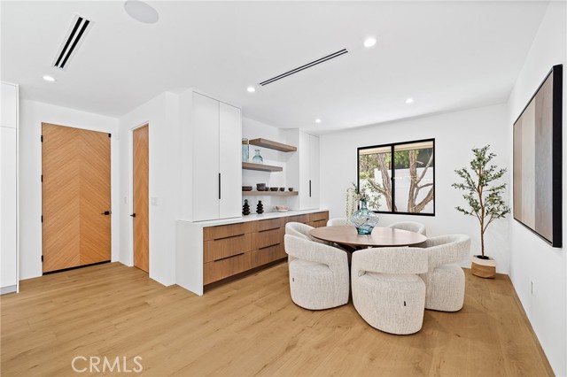 19750 Wells Drive, Woodland Hills CA: https://media.crmls.org/medias/de588ce9-043b-450b-a6ad-b9a8906f5497.jpg