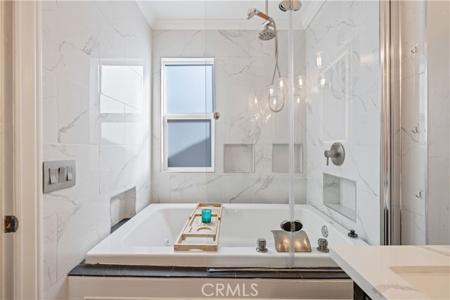 Detail Gallery Image 23 of 47 For 27933 Honeycomb Dr, Saugus,  CA 91350 - 4 Beds | 2/1 Baths