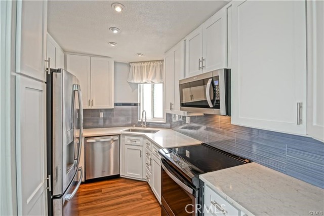 1108 Camino Real, Redondo Beach CA: https://media.crmls.org/medias/de590148-7535-43d6-b8d5-48e3edddb951.jpg