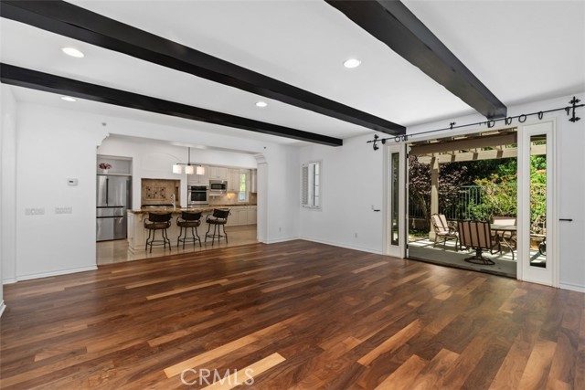 34 Tall Hedge, Irvine CA: https://media.crmls.org/medias/de591818-66de-452f-a5c9-76a62b96f059.jpg